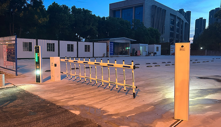 光谷大道惠民停车系统